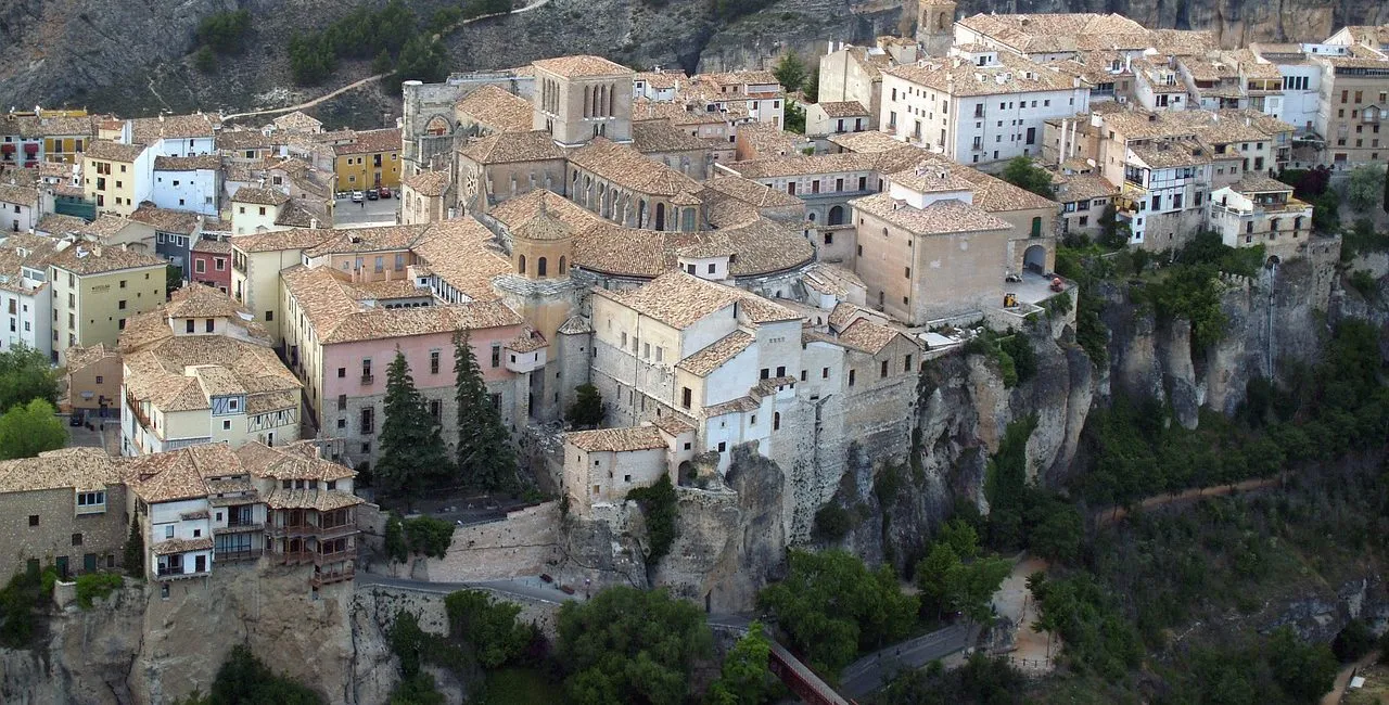 Vista relacionada con Cuenca: arte suspendido entre hoces